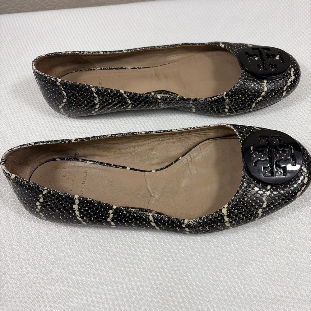 TORY BURCH Reva Mojave Print Leather Logo Ballet Flat Size 8M Black/Ivory - Picture 3 of 9